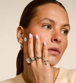 Brilliant Muse Pinky Ring