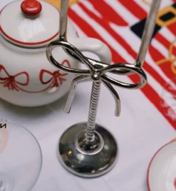 Classic Take a Bow Candle Holder