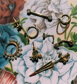 Maria Tash Diamond Trinity Right Nostril Screw 18K