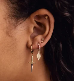 Single Mesmerising Star Stud Earring 14K